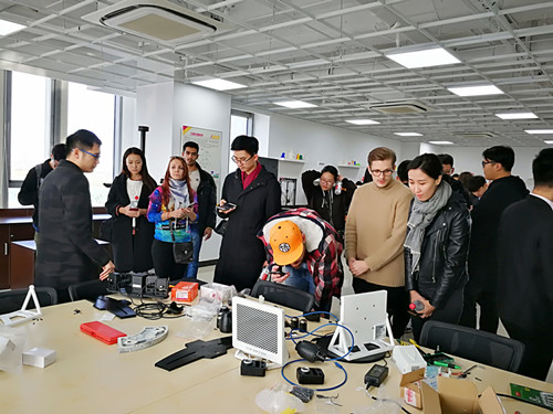 国际工商学院赴西青新兴产业园开展参观学习活