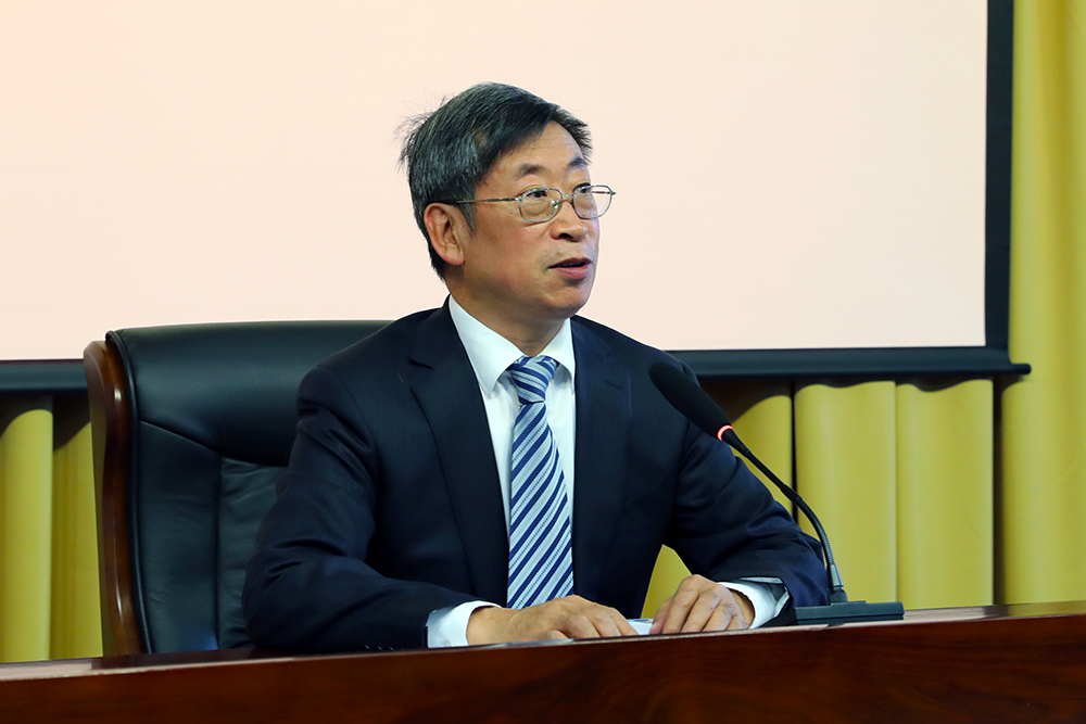 校领导马建标,杜长有,安玉健,苏丰,郑清春,陈莉出席会议,市纪委市监委